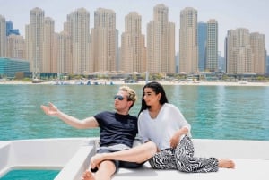 Dubai: Hafen-Yacht-Tour mit BBQ-Mahlzeit und Getränken