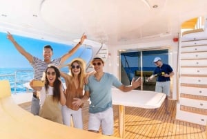 ドバイ港とマリーナのヨットクルーズ（アイン・ドバイ＆BBQ付き）