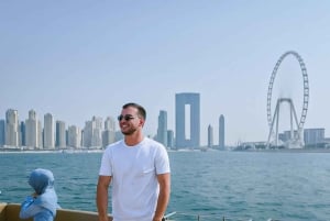 ドバイ港とマリーナのヨットクルーズ（アイン・ドバイ＆BBQ付き）