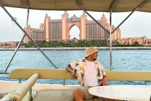 ドバイ港とマリーナのヨットクルーズ（アイン・ドバイ＆BBQ付き）