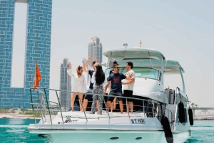 Dubai: Harbor Yacht Tour with BBQ Meal and Drinks