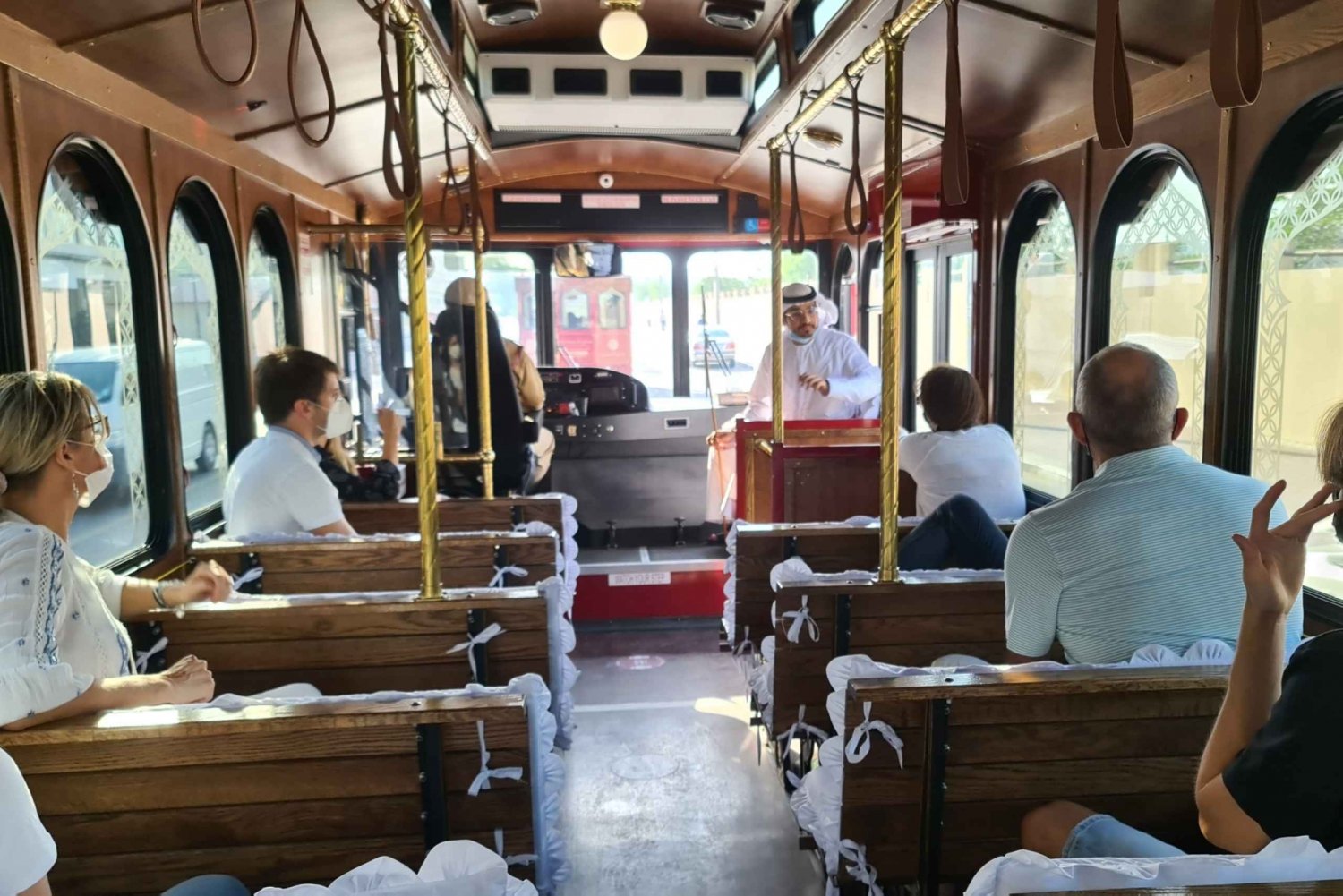 Dubai: Heritage Express Cultural Trolley Tour with Drinks