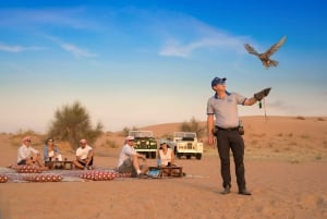 Dubai: Heritage Land Rover Desert Tour with Dinner
