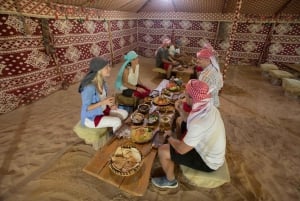 Dubaj: Heritage Land Rover Desert Tour z kolacją