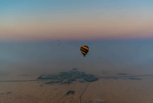 Dubai: Varmluftsballong, kamelritt, ökensafari och mycket mer