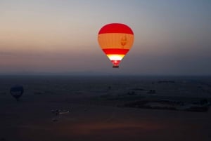 Dubai: Varmluftsballon, ørkensafari og quadbike-tur