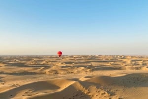 Dubai: Paseo en Globo Aerostático y Espectáculo de Halcones sobre el Desierto