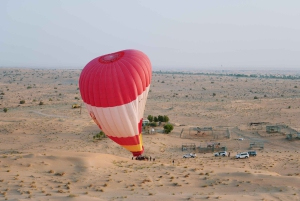 Dubai: Giro in mongolfiera e spettacolo di falchi sopra il deserto