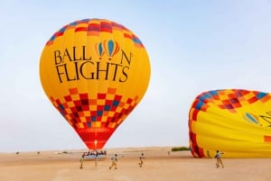 Dubai: Hot air Balloon with Vintage Land rover & Breakfast