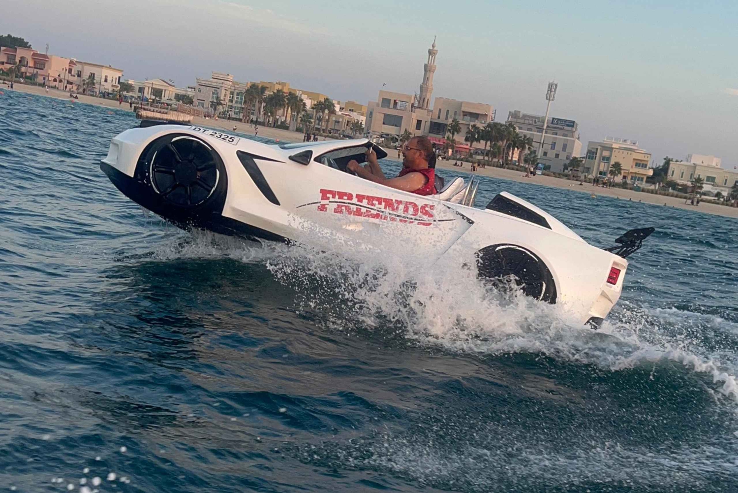 Dubai: Jet Car naar Burj Al Arab met ontbijt en frisdrank