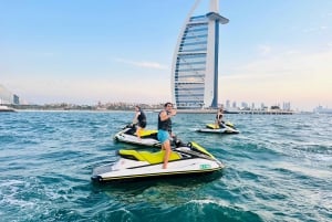 Dubaï : Excursion en jet ski avec vue sur le Burj Al Arab et la ville