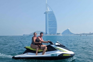 Dubai: Hafen-Jetski-Tour mit Wahrzeichen, Dusche und Wasser