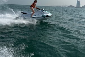 Дубай: тур на гидроцикле с фотографиями, пиццей и напитками