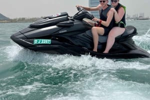 Дубай: тур на гидроцикле с фотографиями, пиццей и напитками