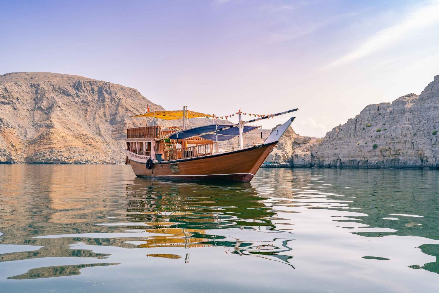 Transfer van Dubai naar Khasab met een hele dag dhowcruise en lunch