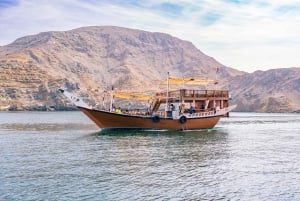 Transfer van Dubai naar Khasab met een hele dag dhowcruise en lunch