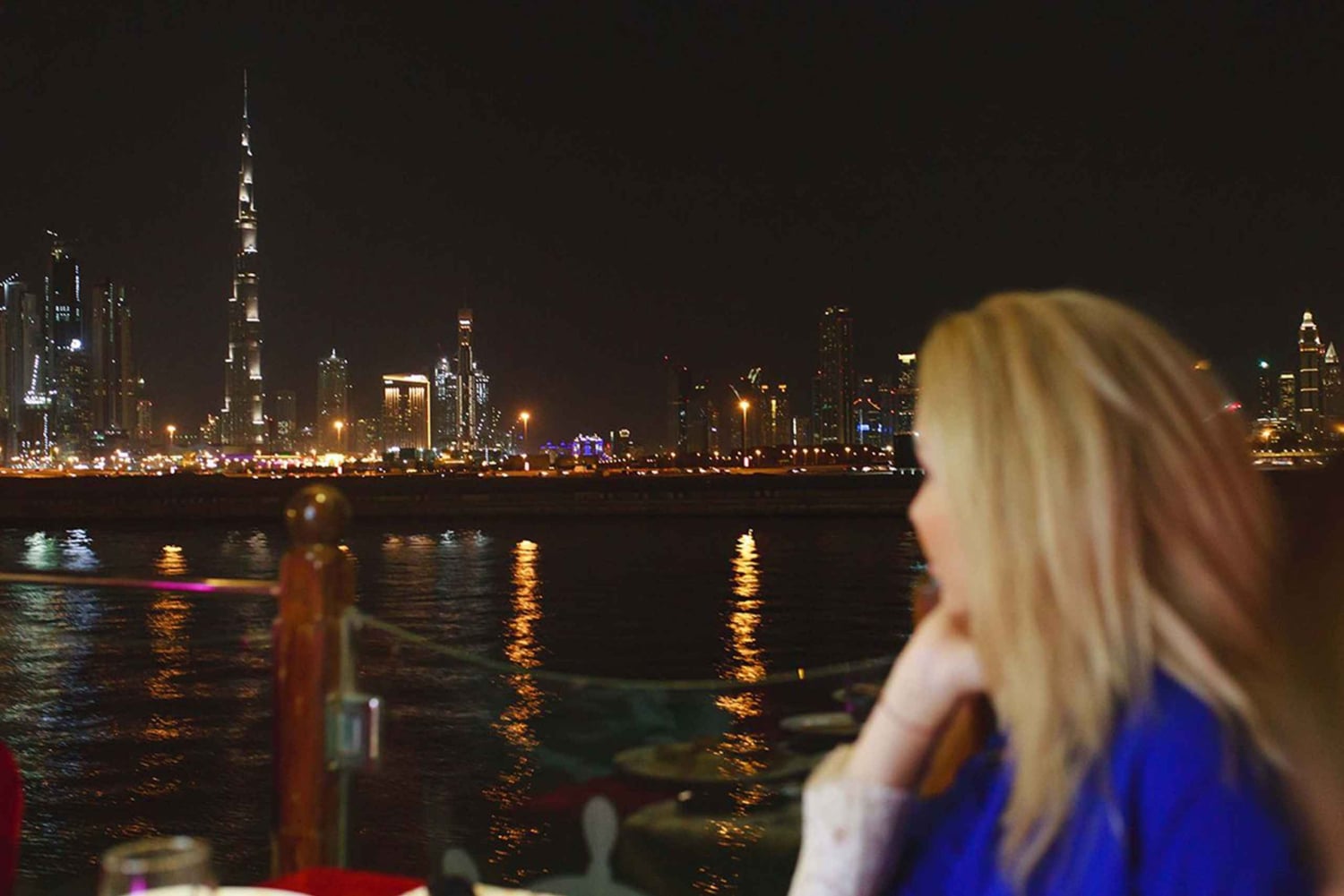 Dubai: Ylellinen illallisristeily kanavalla valinnaisilla kuljetuksilla