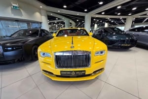 Dubai: Luxusauto-Showroom-Tour mit Rückfahrt zur Dubai Mall