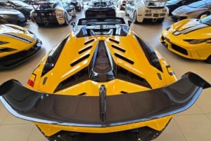 Dubai: Luxusauto-Showroom-Tour mit Rückfahrt zur Dubai Mall