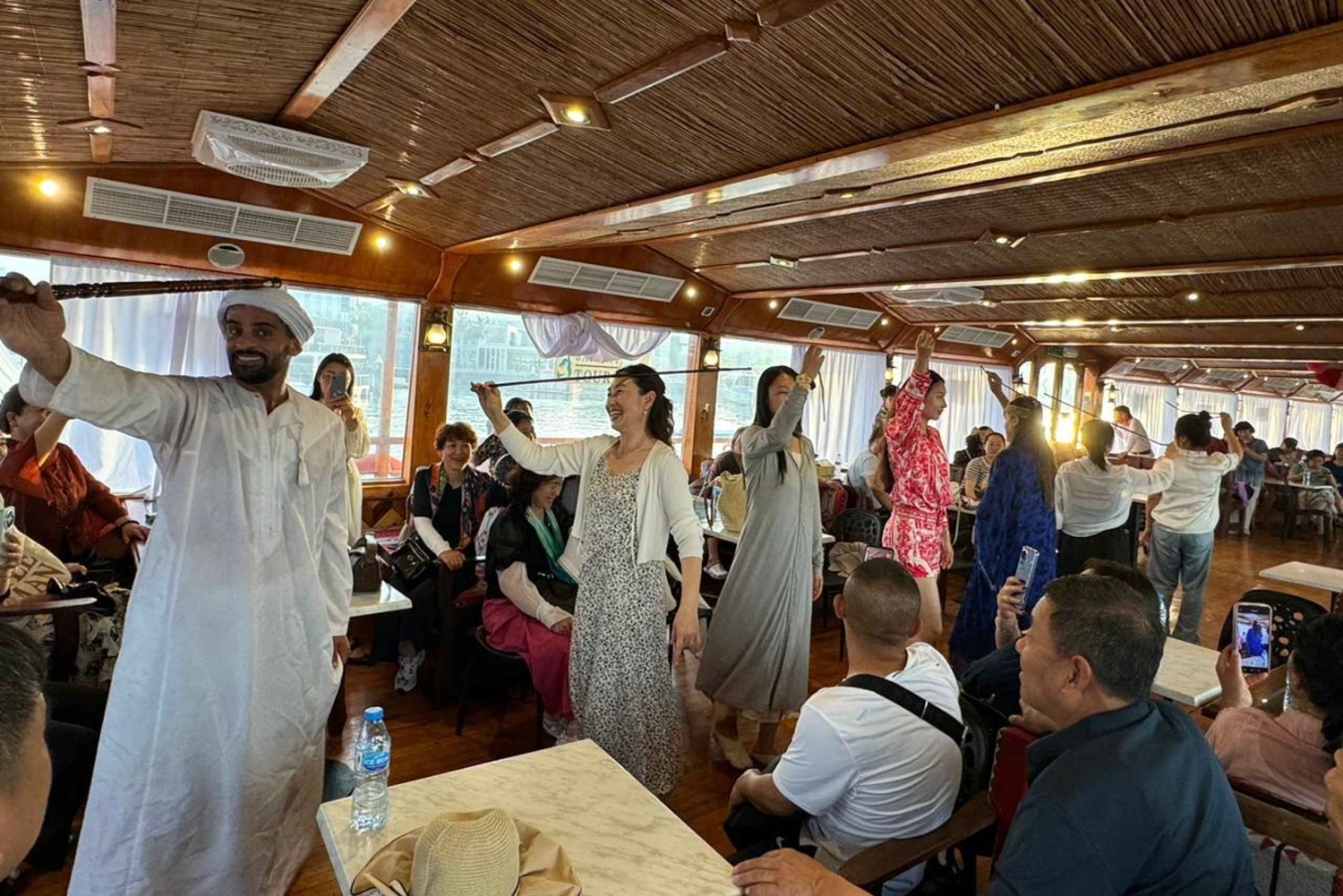 Dubai: Luksusbådtur med middag og livemusik