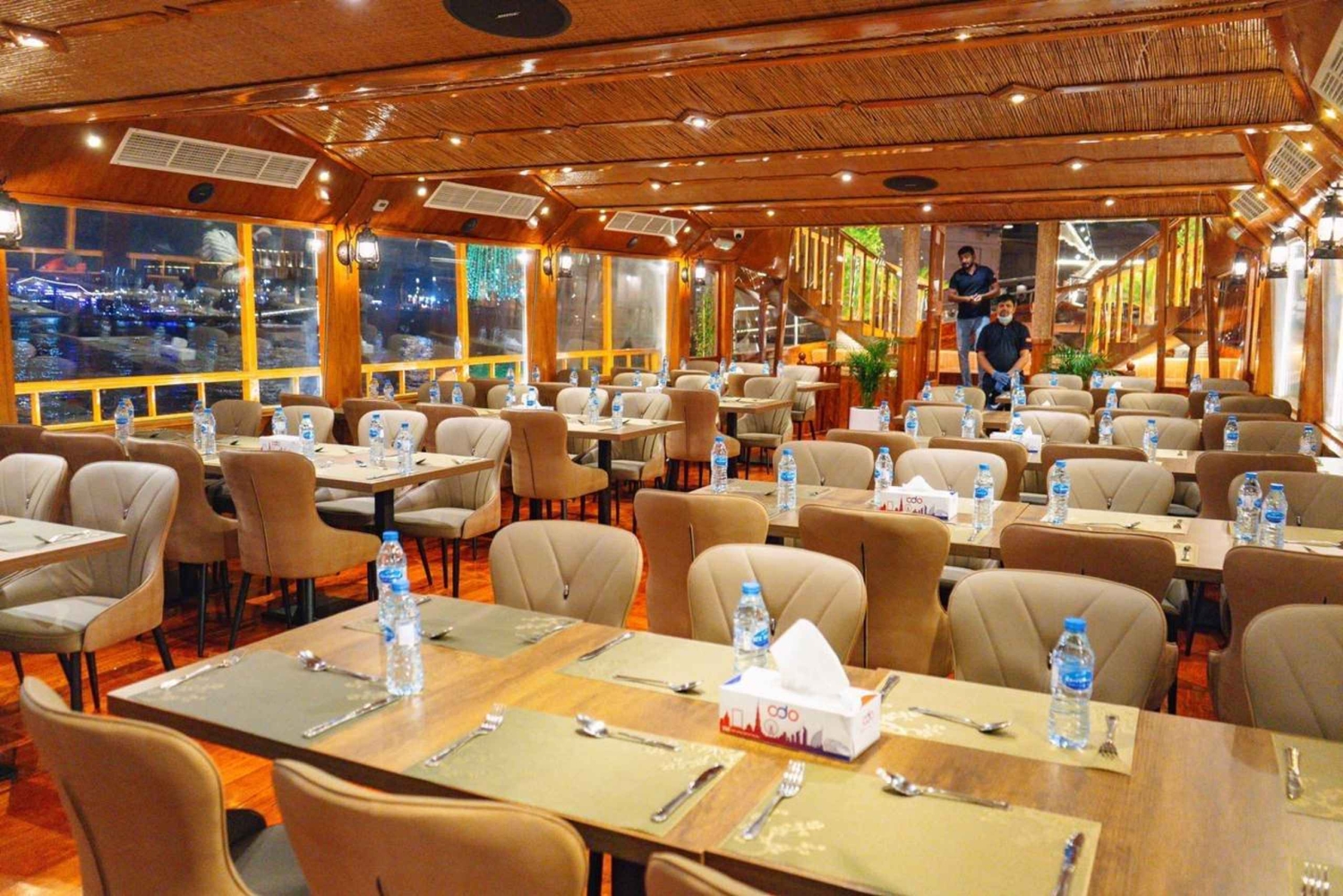 Dubai: Luksusbådtur med middag og livemusik