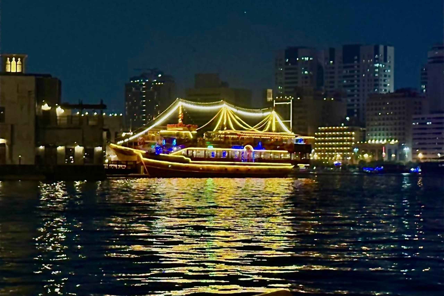 Dubai: Luksusbådtur med middag og livemusik