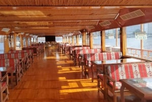 Dubai: Luxury Dinner Cruise with Live Music