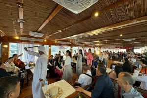 Dubai: Luxury Dinner Cruise with Live Music