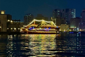 Dubai: Luksusbådtur med middag og livemusik