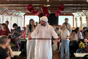 Dubai: Luksusbådtur med middag og livemusik