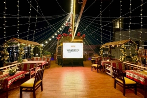 Dubai: Luksusbådtur med middag og livemusik