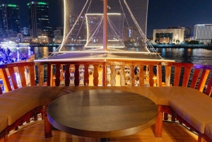 Dubai: Luksusbådtur med middag og livemusik