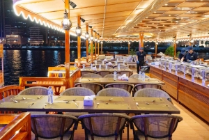 Dubai: Luksusbådtur med middag og livemusik