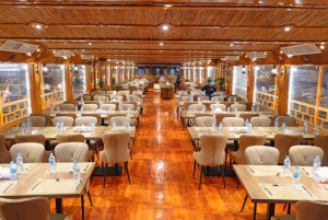 Dubai: Luksusbådtur med middag og livemusik