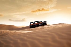 Dubai Waves & Dunes: Luxury Yacht Cruise w/ Red Dunes Safari