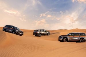 Dubai Waves & Dunes: Luxury Yacht Cruise w/ Red Dunes Safari