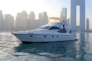 ドバイ：豪華な50フィートのプライベートヨットクルーズ（寿司オプション付き）をお楽しみください