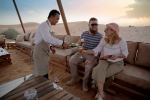 Dubai: Lyxig safari i Land Rover Defender med 6-rätters måltid