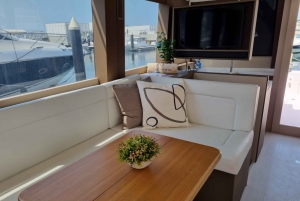 Dubai: Crucero turístico de lujo con comida y bebida