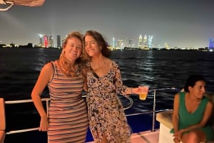 Dubai: Cruzeiro turístico de luxo com comida e bebida