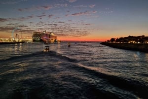 ドバイ：お食事とお飲み物付きの豪華観光クルーズ