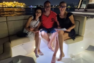 ドバイ：お食事とお飲み物付きの豪華観光クルーズ