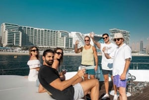 Luxury Yacht Dubai: 118ft (+1 hour free) offer till Sep15
