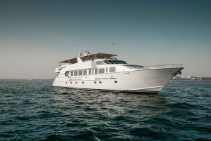 Luxury Yacht Dubai: 118ft (+1 hour free) offer till Sep15