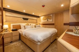 Luxury Yacht Dubai: 118ft (+1 hour free) offer till Sep15