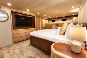 Luxury Yacht Dubai: 118ft (+1 hour free) offer till Sep15