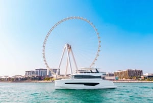 Dubai: Luxus-Yacht-Tour mit Live-Barbecue und Hotel-Transfer