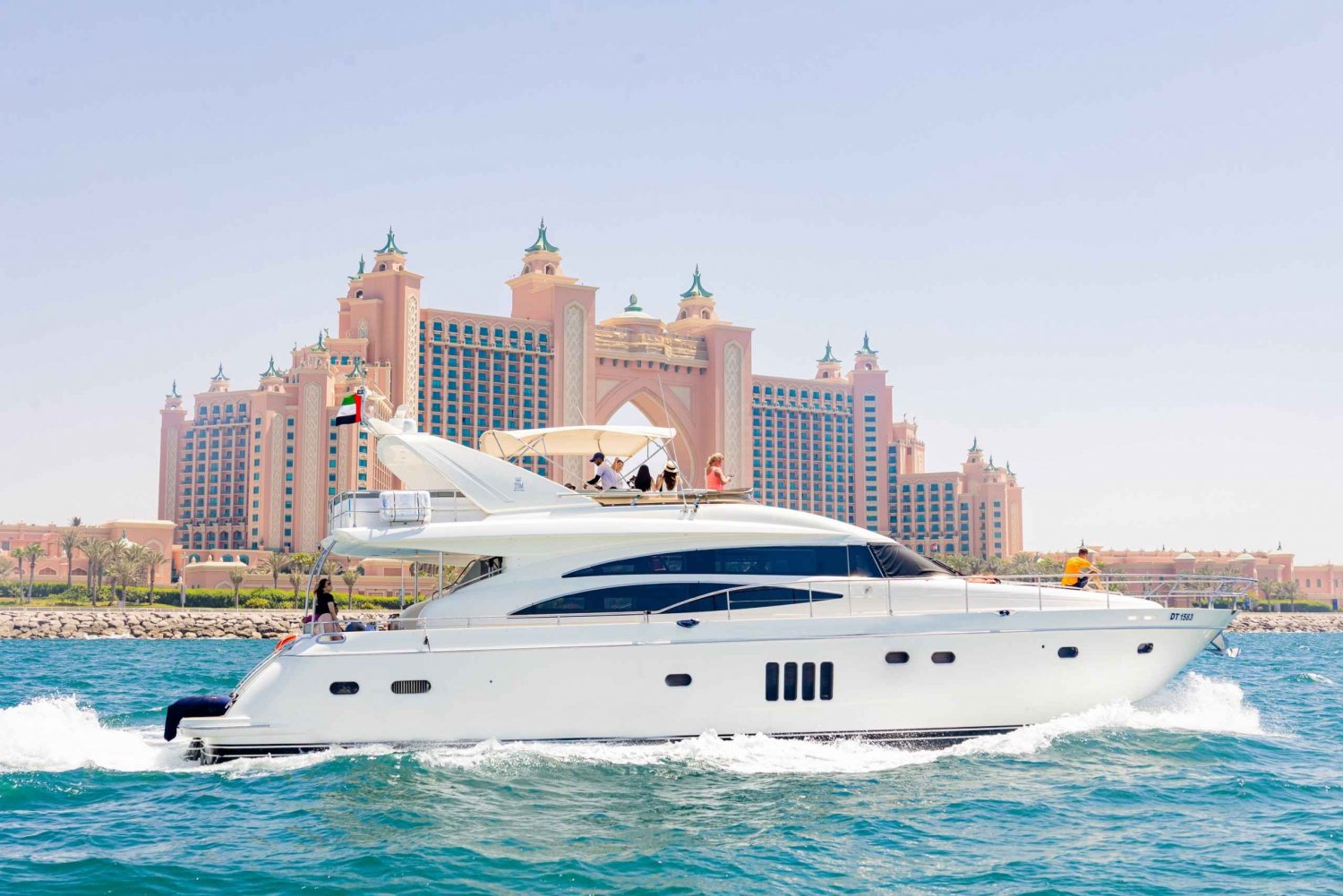 Dubai: Luksus yacht-tur med mulighed for at tilføje en BBQ-frokost