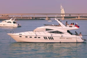 Dubai: Luxury Yacht Tour with Wonder Bus Tour on land & Sea