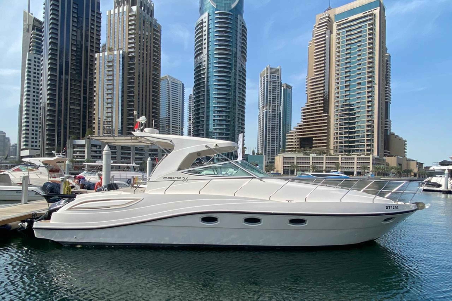 Dubai Marina: 2-timmars tur med minijacht